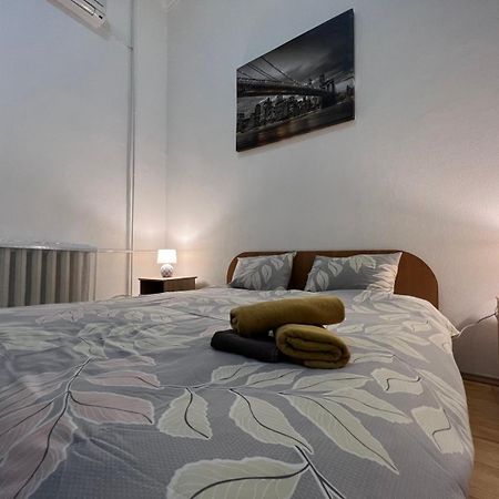 קייב Apartment In The Historic Center מראה חיצוני תמונה