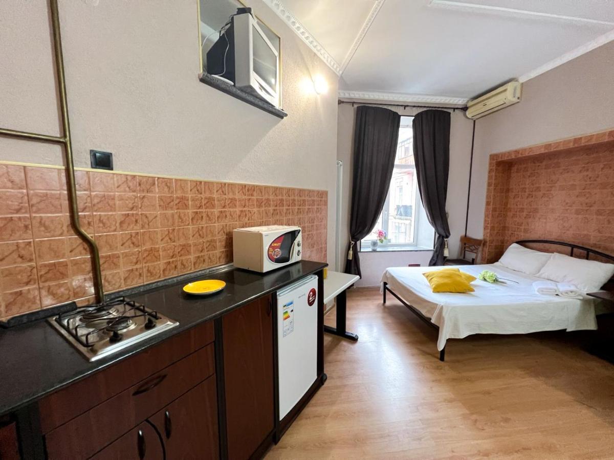 קייב Apartment In The Historic Center מראה חיצוני תמונה
