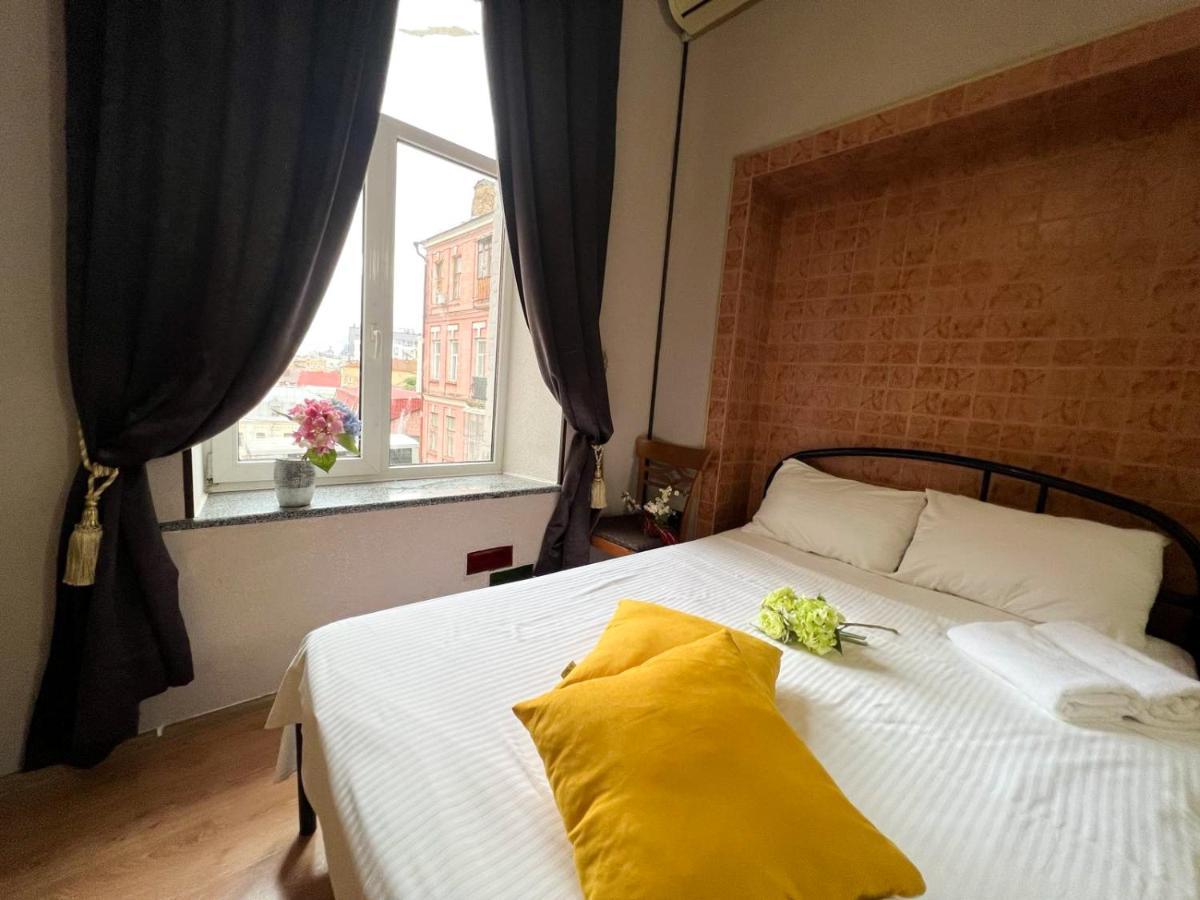 קייב Apartment In The Historic Center מראה חיצוני תמונה