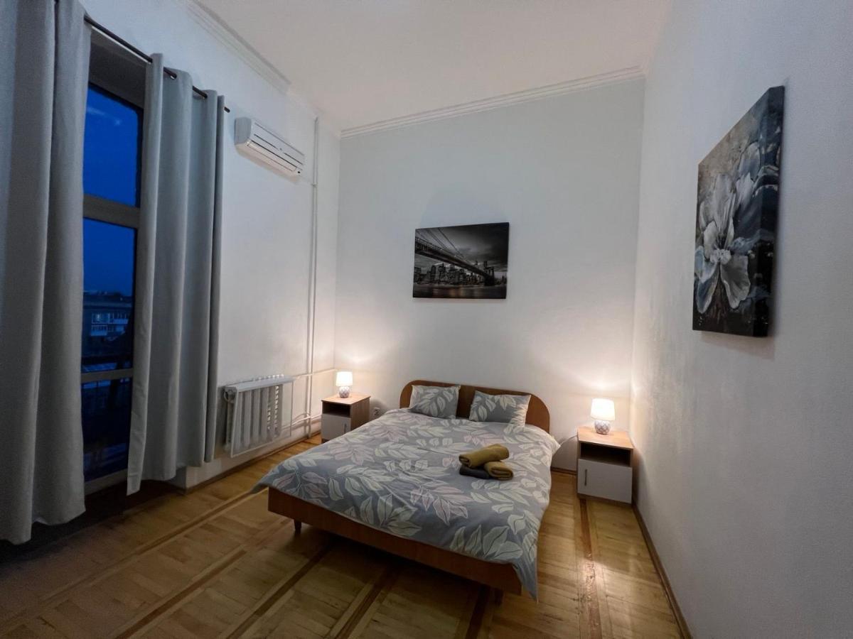 קייב Apartment In The Historic Center מראה חיצוני תמונה