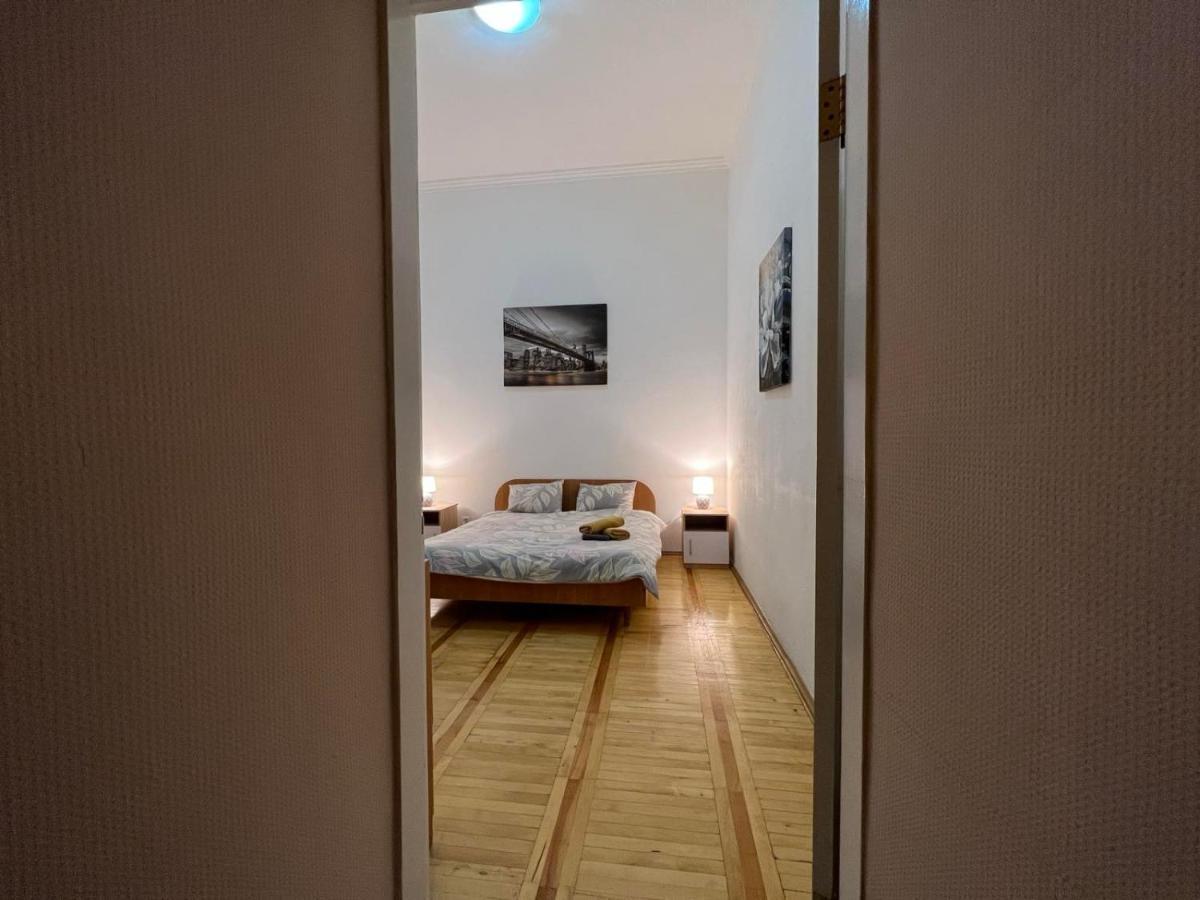 קייב Apartment In The Historic Center מראה חיצוני תמונה